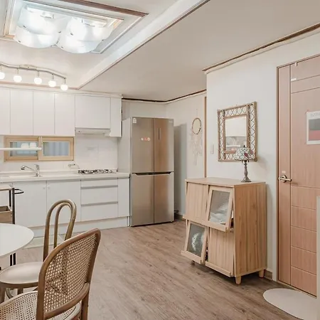 201 Cheongdam Full-Furnished Premium Villa 3 Room